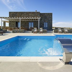 Lithos Luxury Rooms (Adults Only)